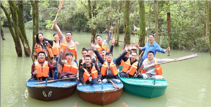 Golden Crown Club's colorful Guizhou ecological journey in April 2016