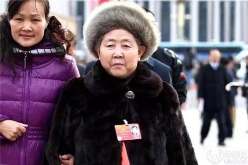 "Lao Gan Ma" Tao Huabi and her youngest son withdrew from holding shares Lao Gan Ma