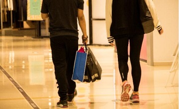 Is it a problem with the collapse of 3.1 million stores? Or is it a problem with e-commerce or management?