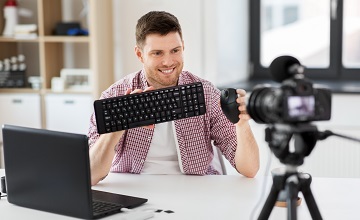 Live streaming sales earn tens of millions per month? Is the revenue of 15 million in the six-year period? What did they do