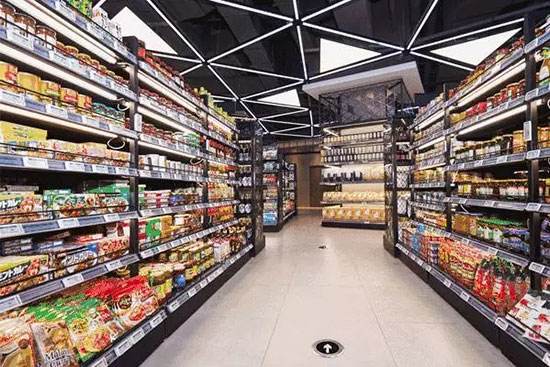 The battle between traditional shopping malls and convenience stores online supermarkets dominate The battle between traditional shopping malls and convenience stores online supermarkets dominate