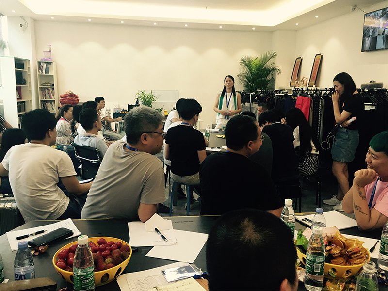 The sixth stop for Laogao e-commerce study tour-Shenzhen Hejia Clothing Co., Ltd. The sixth stop for Laogao e-commerce study tour-Shenzhen Hejia Clothing Co., Ltd.