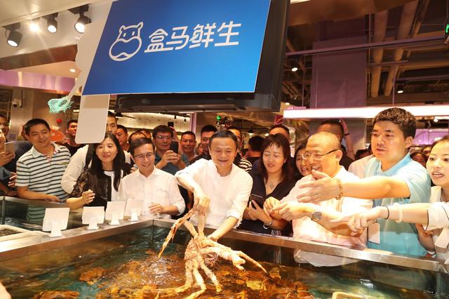 Alibaba PK JD.com, who will be the new retail overlord? Alibaba PK JD.com, who will be the new retail overlord?
