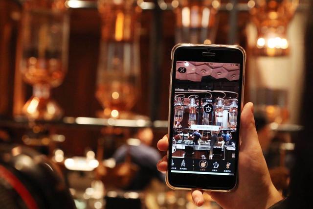 Alibaba and Starbucks: The Story of Coffee and New Retail Alibaba and Starbucks: The Story of Coffee and New Retail