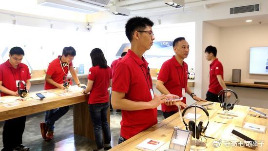 w3.jpg Xiaomi says the number of employees reaches 14,500, and 5,515 are R&D personnel.
